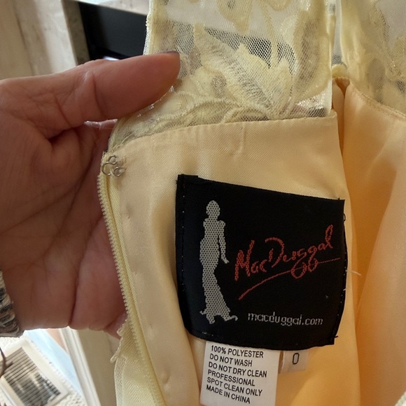 Mac Duggal yellow chiffon gown - Picture 8 of 11